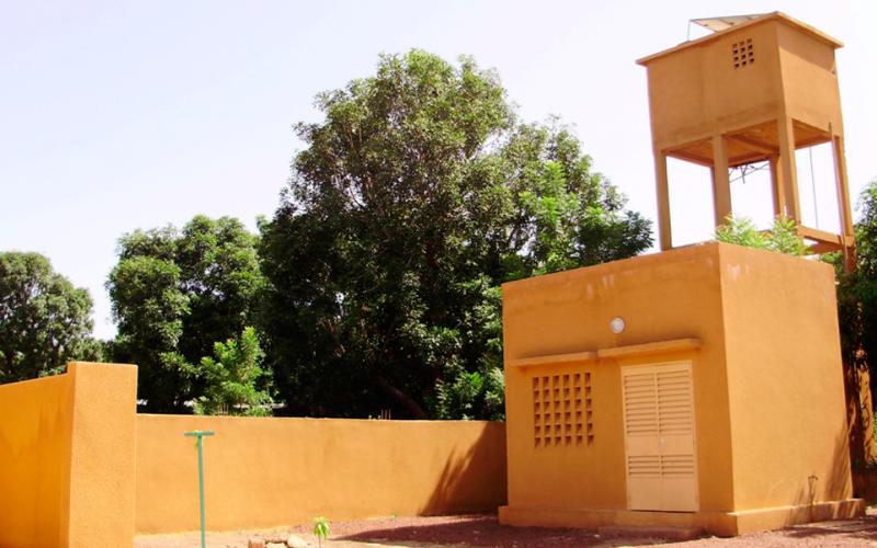 Construcción de pozo alimentado con energía solar (Touba, Senegal)