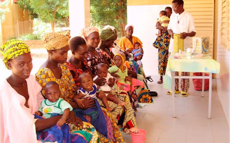 Programas de formación sobre alimentación infantil (Touba, Senegal)