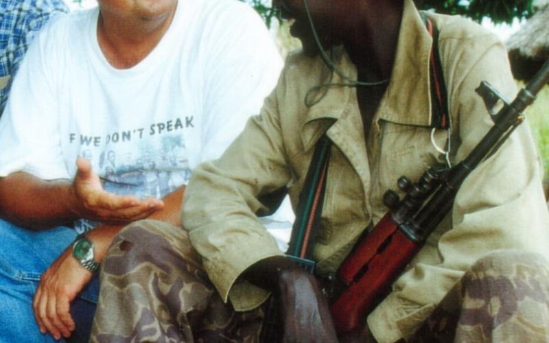 Reunión con miembros del Ejército de Resistencia del Señor en Uganda