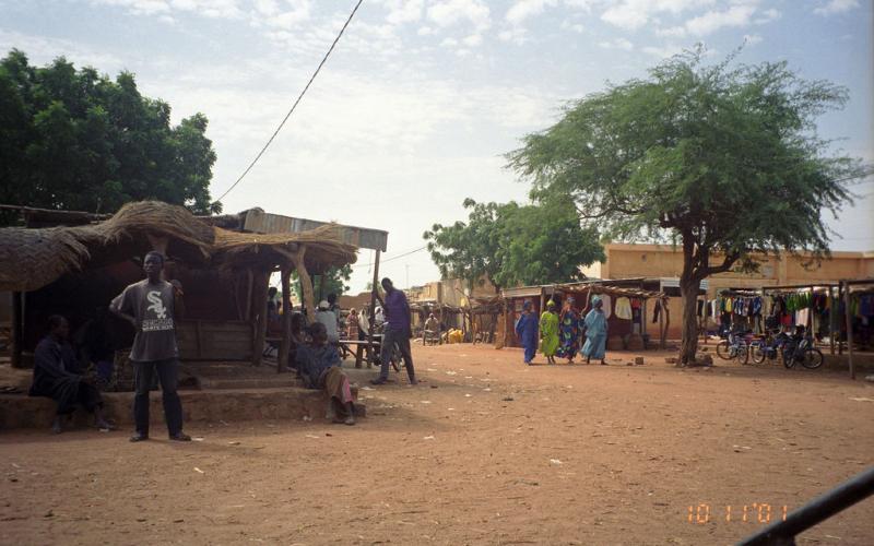 Mercado de Bandiagara en 2001 (Imagen: upyernoz/Flickr)